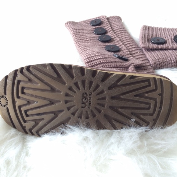 UGG Classic Cardy Lavender, Size 5 - Picture 3 of 4